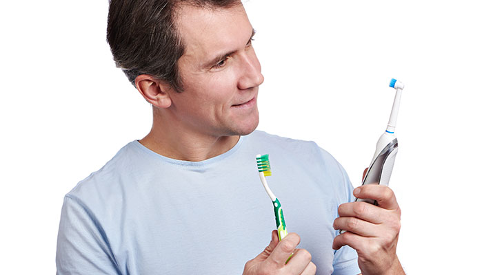 Comment choisir une brosse à dents électrique pour vos dents